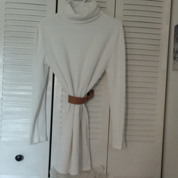 👗 Dress - Picture 2 of 2